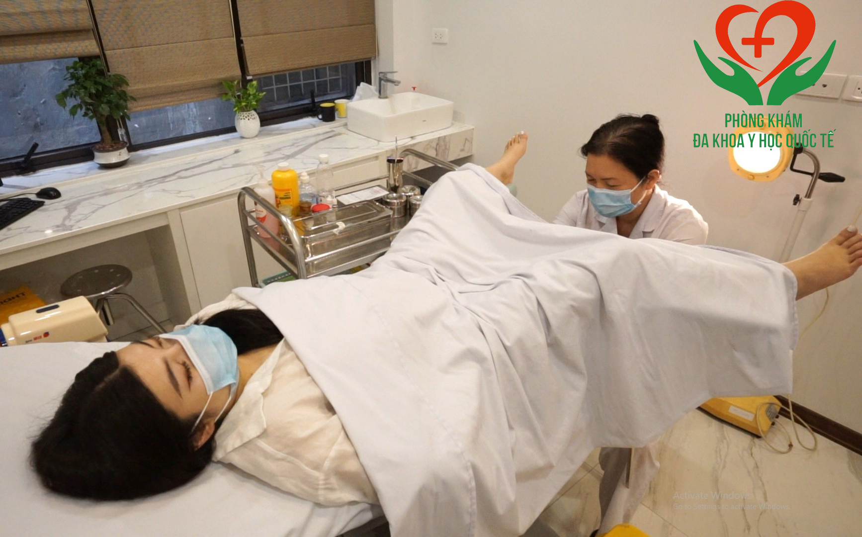 Khám phụ khoa gồm những gì