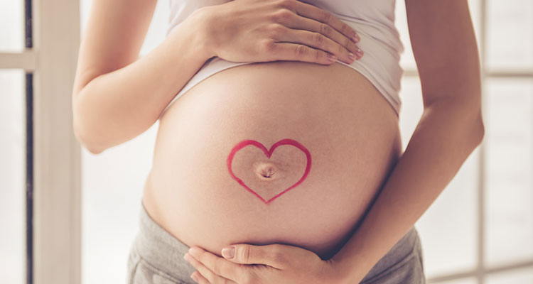 Mẹ bầu ăn táo đỏ rất tốt