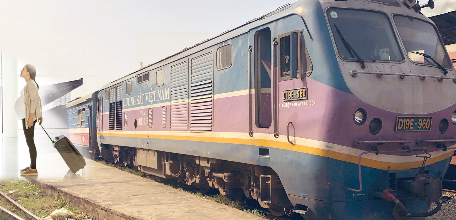 Bà bầu đi tàu hỏa được không