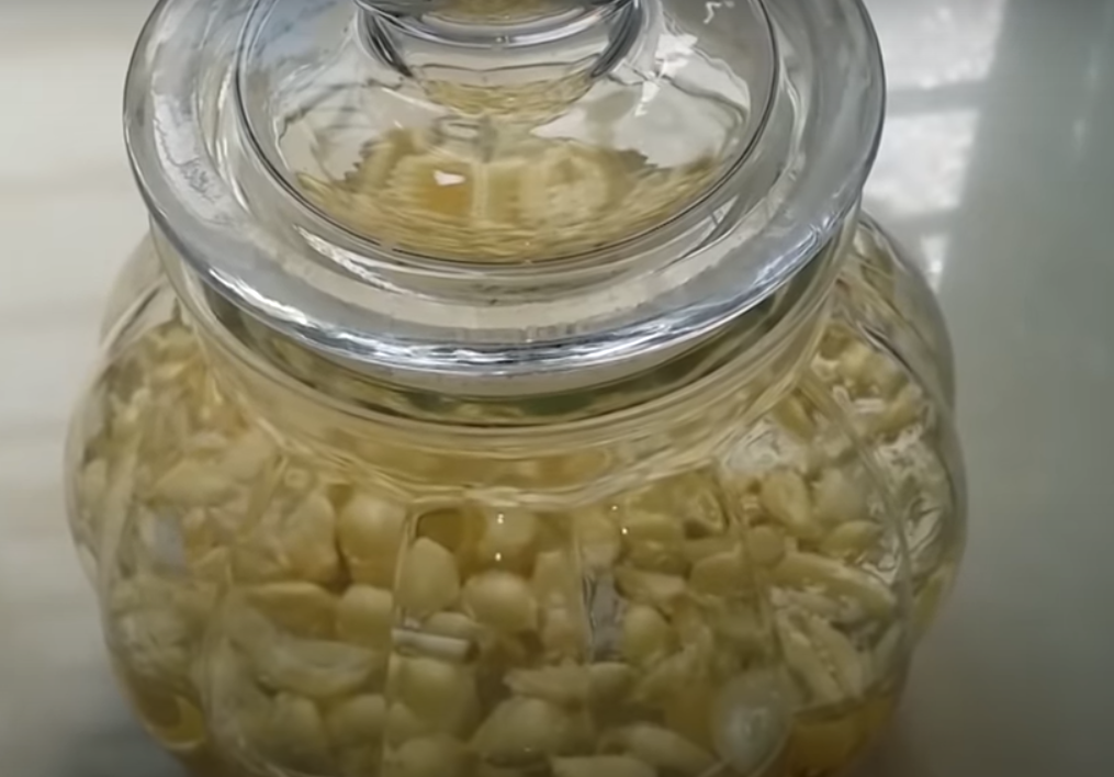 Cách ngâm rượu tỏi mọc mầm