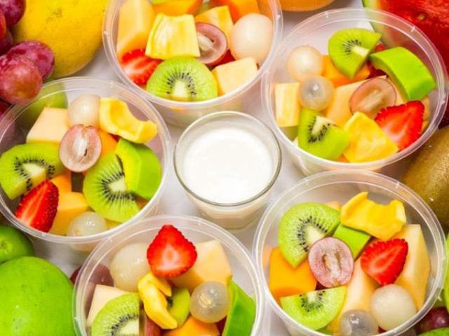 Thực đơn giảm cân với hoa quả dầm